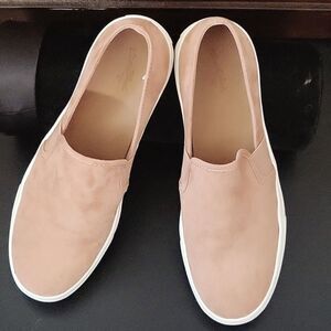 Women's Suede Slip Ons Universal Thread Like New 8 1/2